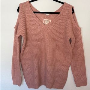 Sweater with open shoulders